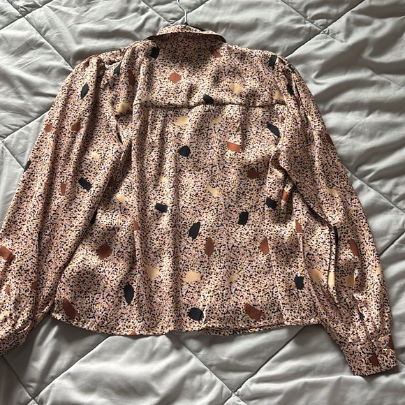 Button up - Picture 4 of 4